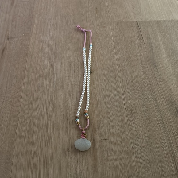 Elegant Pearl Jade Necklace - Picture 2 of 4